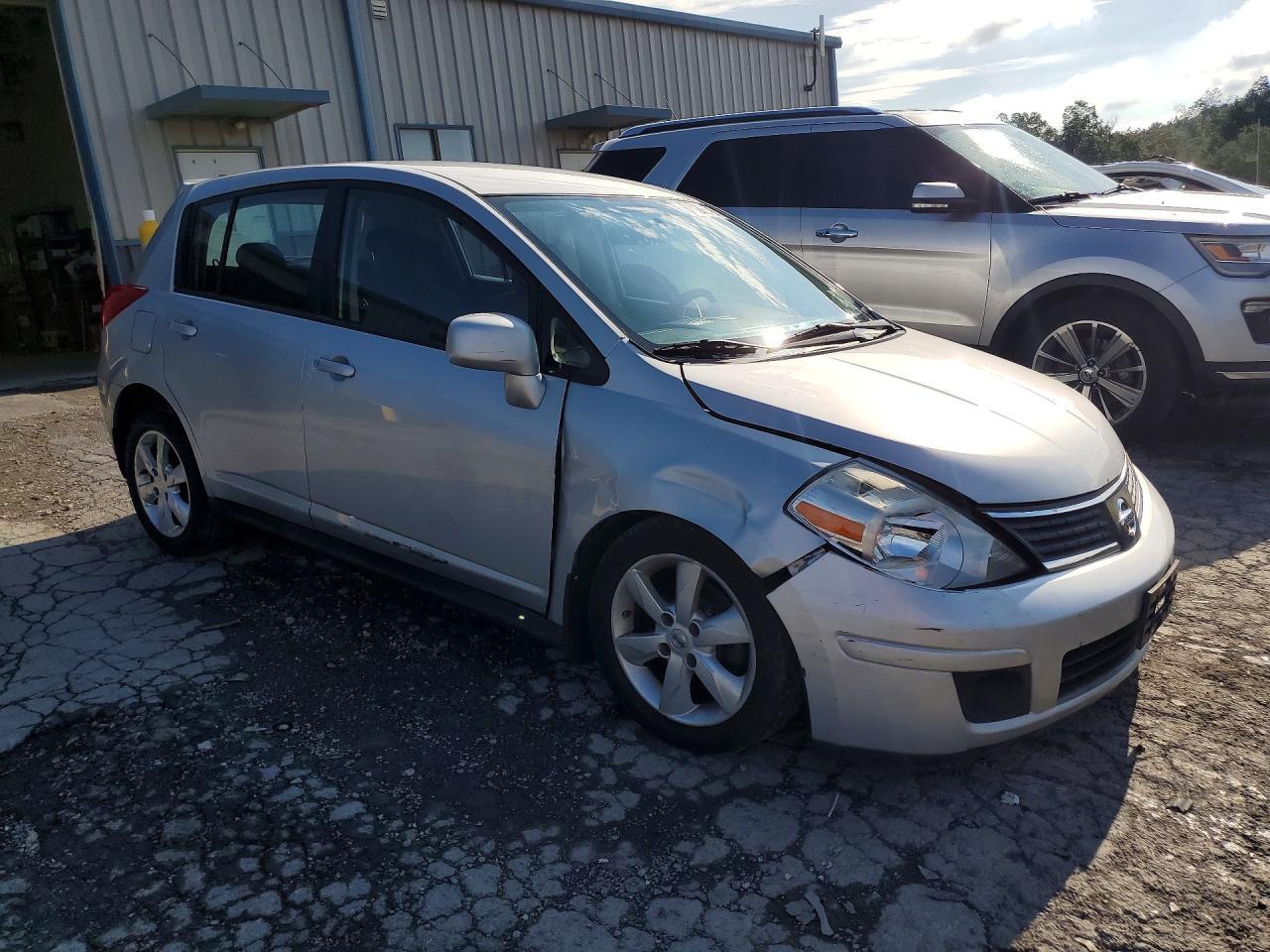 2009 Nissan Versa 1.8 S - Image 4