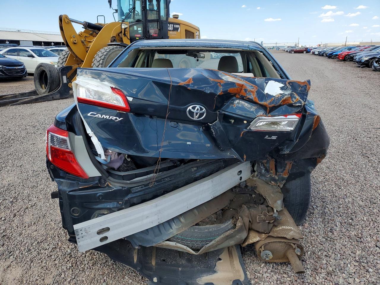 2014 Toyota Camry Le - Фото 6