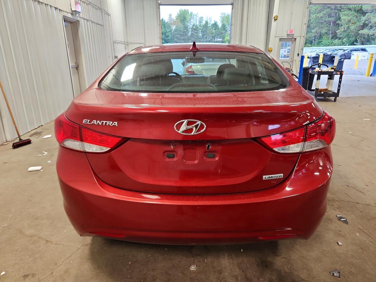 2013 Hyundai Elantra Limited - Image 6