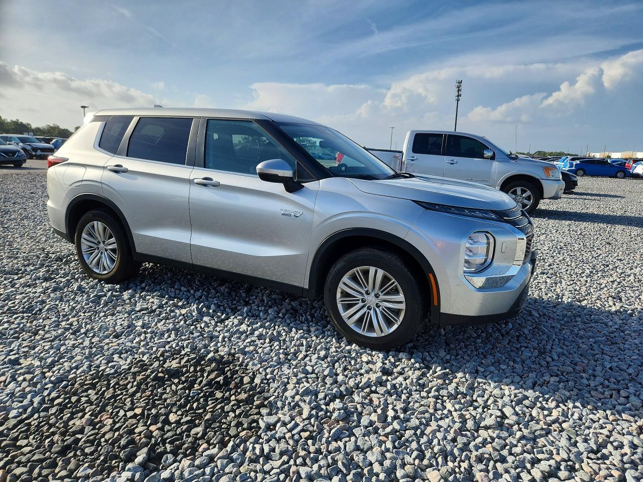2024 Mits Outlander Phev - Image 4