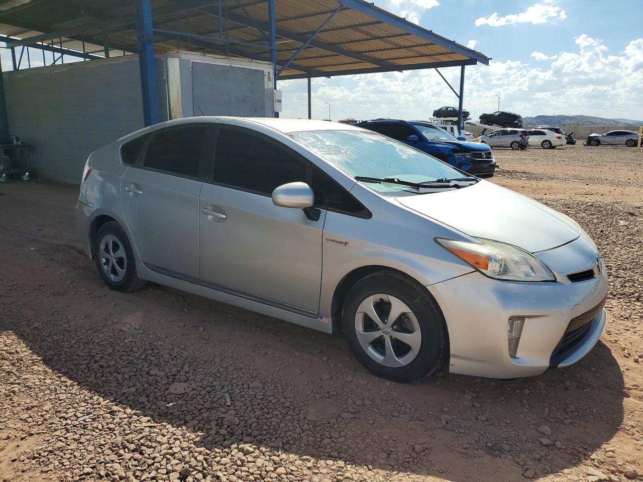 2014 Toyota Prius Two - Image 4