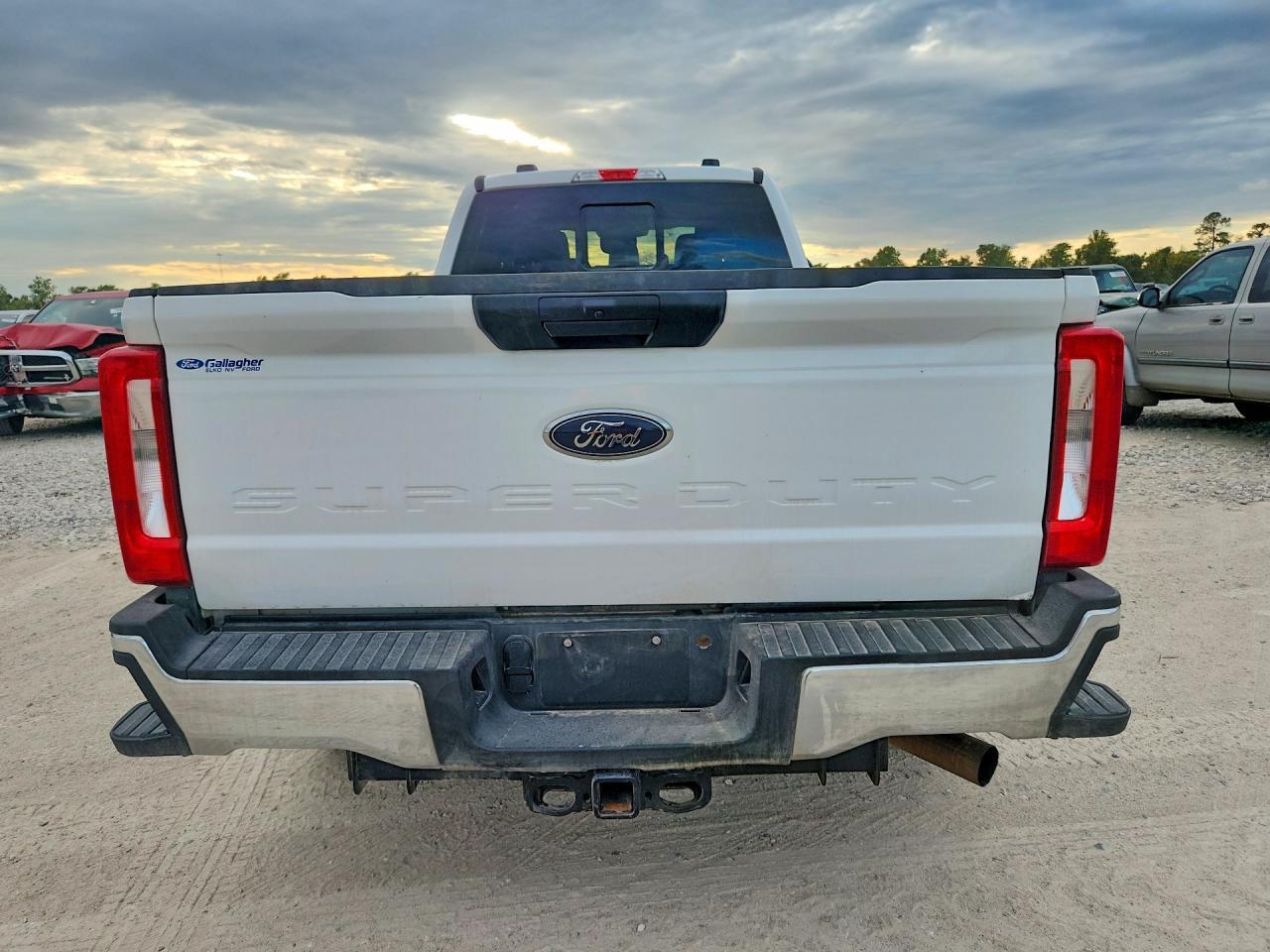 2026 Ford F250 Super Duty - Фото 6