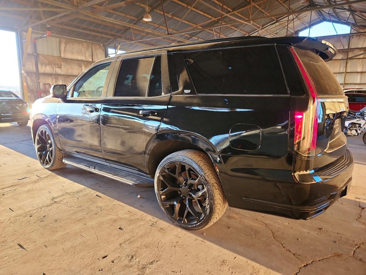 2021 Cadillac Escalade Sport Platinum - Фото 2