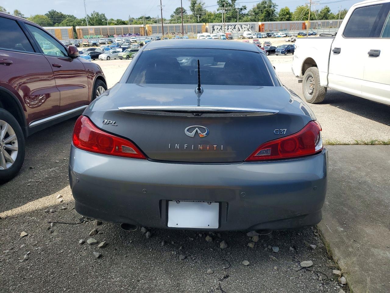 2013 Infiniti G37 Convertible Base - Фото 6