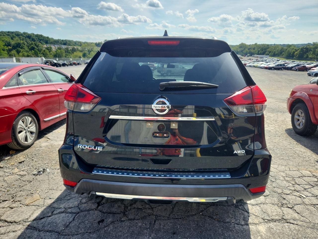2017 Nissan Rogue S - Image 6