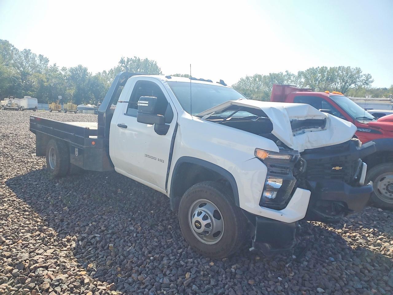 2022 Chevrolet Silverado C3500 - Фото 4