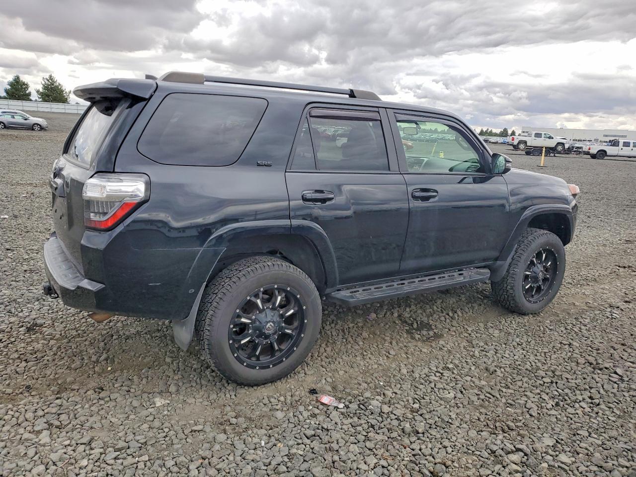 2019 Toyota 4Runner - Image 3