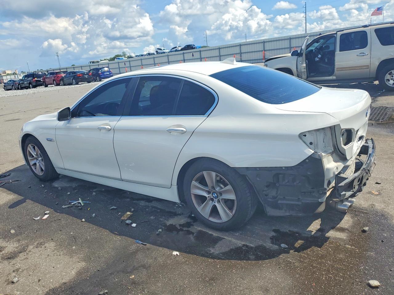2011 BMW 528 I - Фото 2