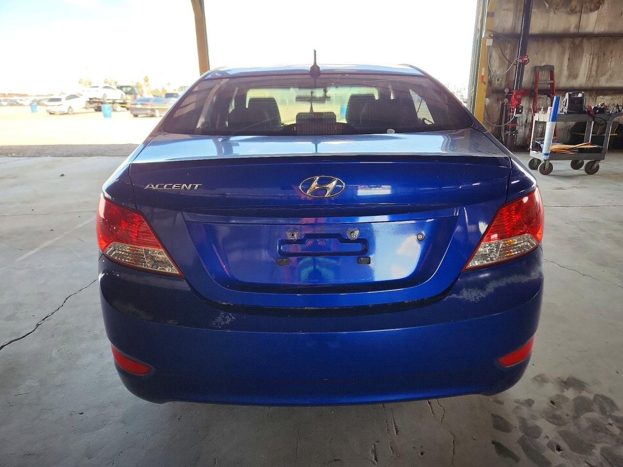 2013 Hyundai Accent Gls - Фото 6