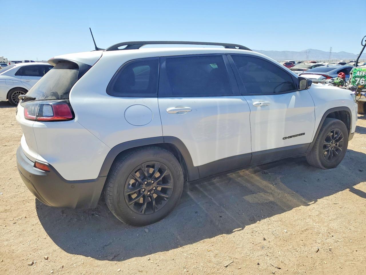 2023 Jeep Cherokee Altitude Lux - Image 3