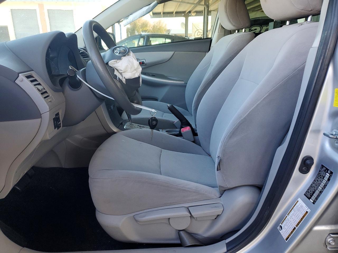 2010 Toyota Corolla Le - Фото 7