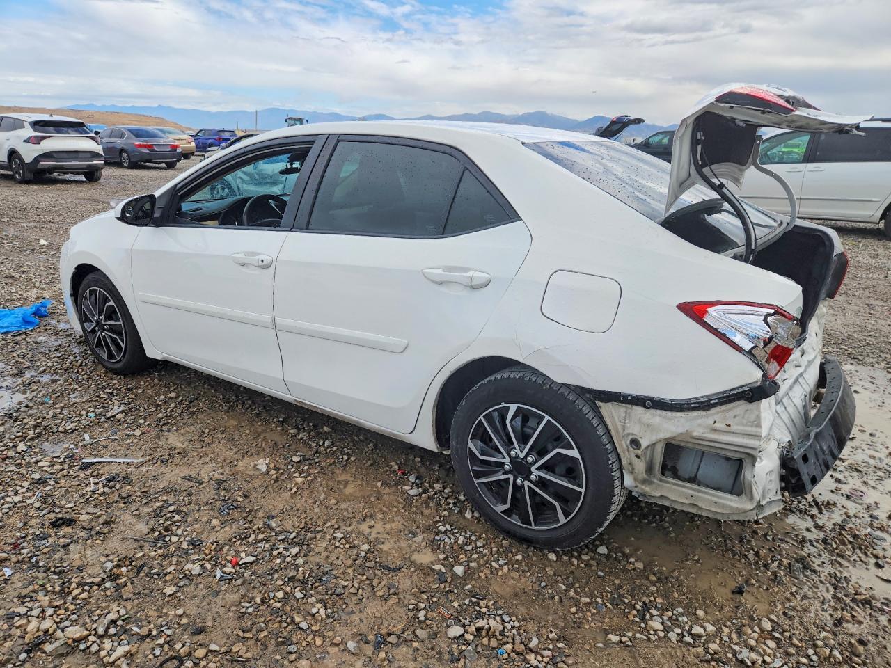 2017 Toyota Corolla Le - Фото 2