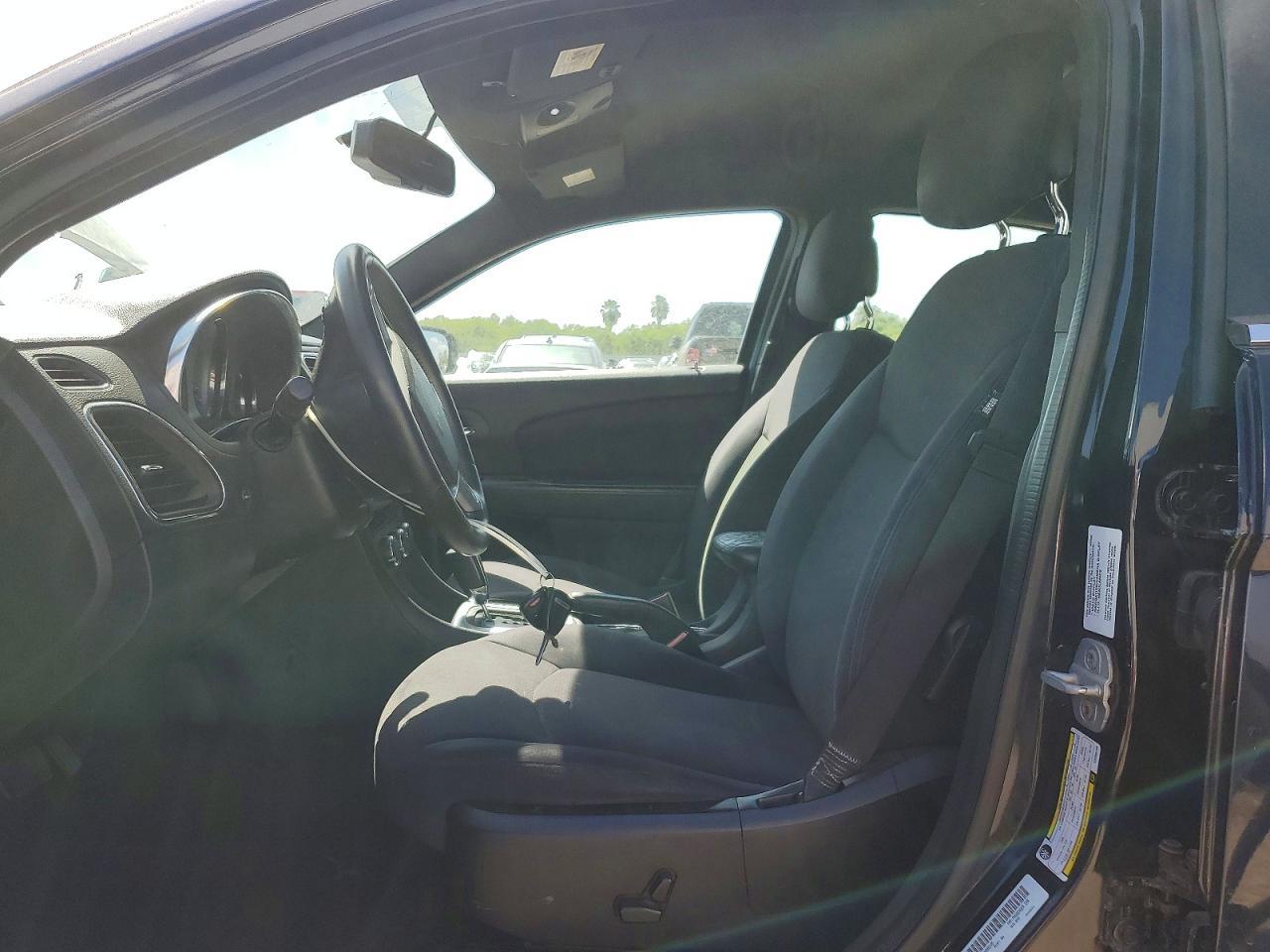 2012 Chrysler 200 Touring - Image 7