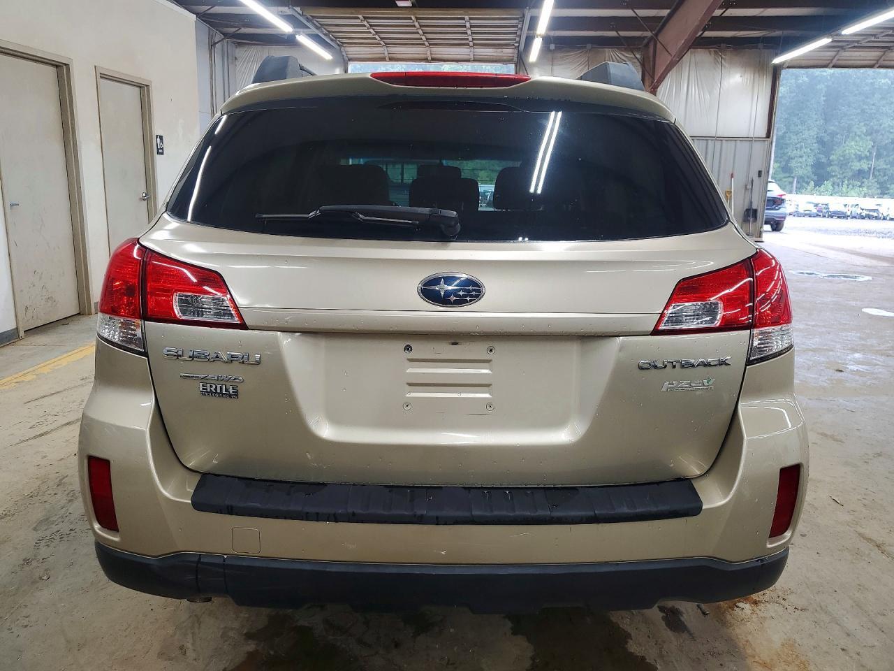 2010 Subaru Outback 2.5I Premium - Фото 6