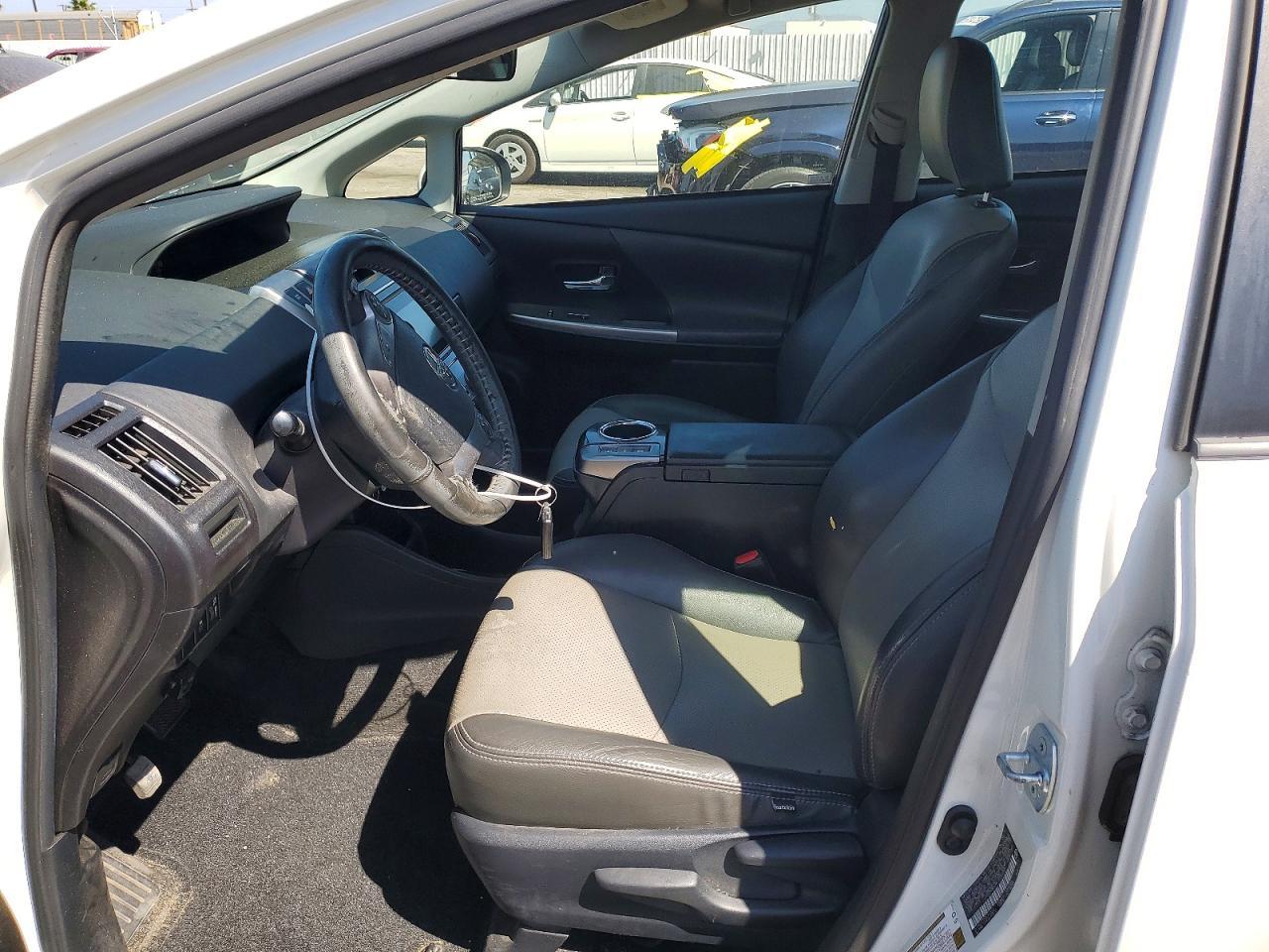 2015 Toyota Prius V Two - Фото 7