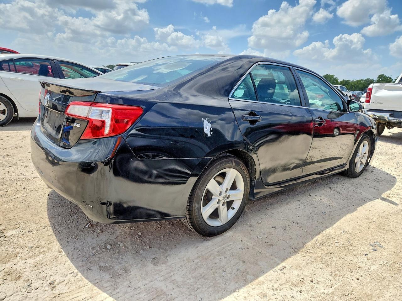 2014 Toyota Camry Se - Фото 3