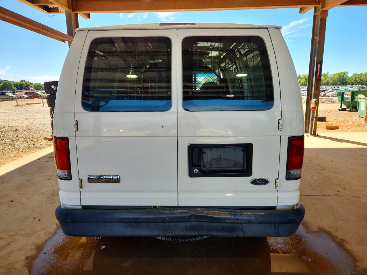 2008 Ford E250 - Delivery Van - Фото 6