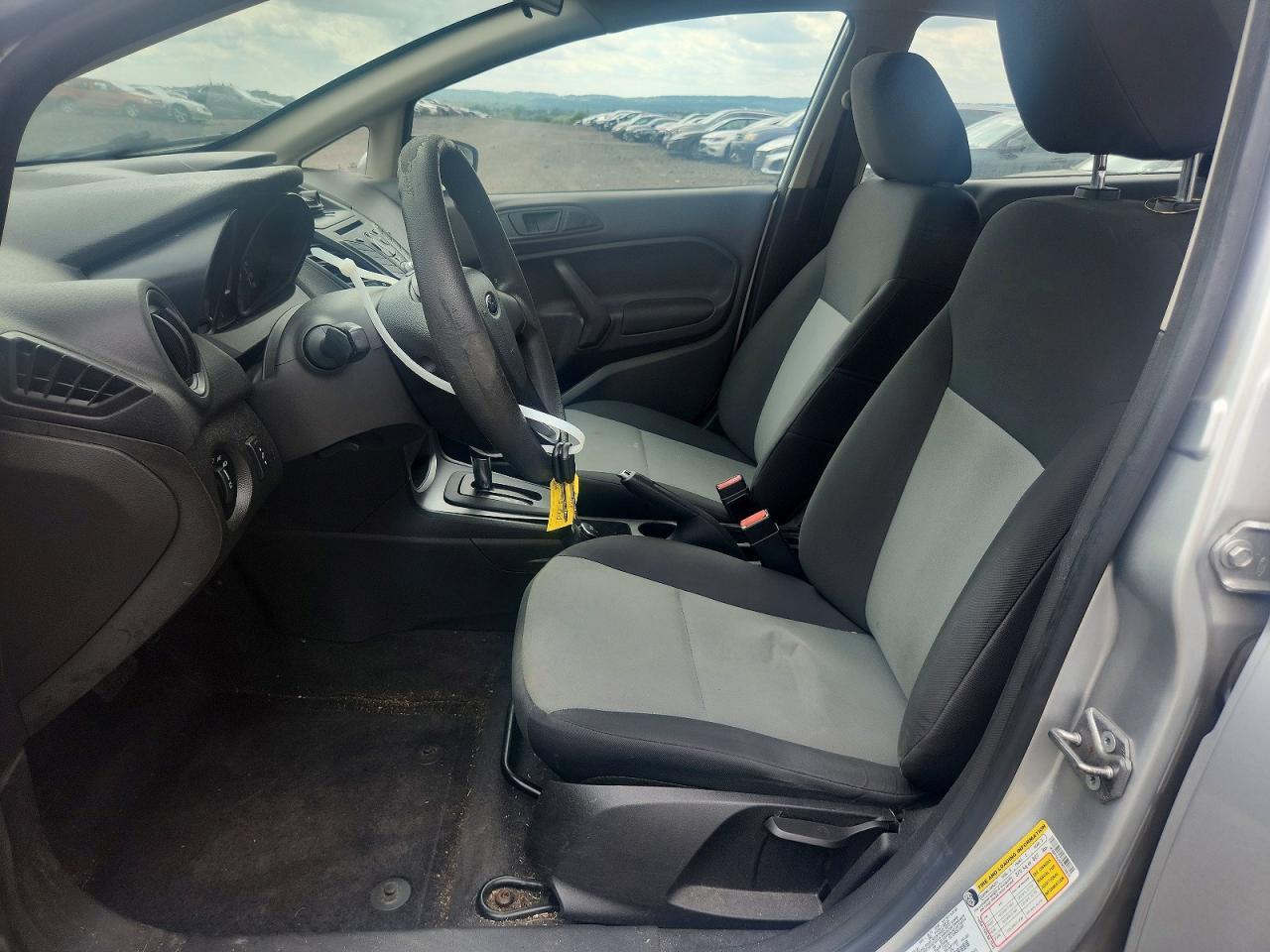 2015 Ford Fiesta S - Фото 7