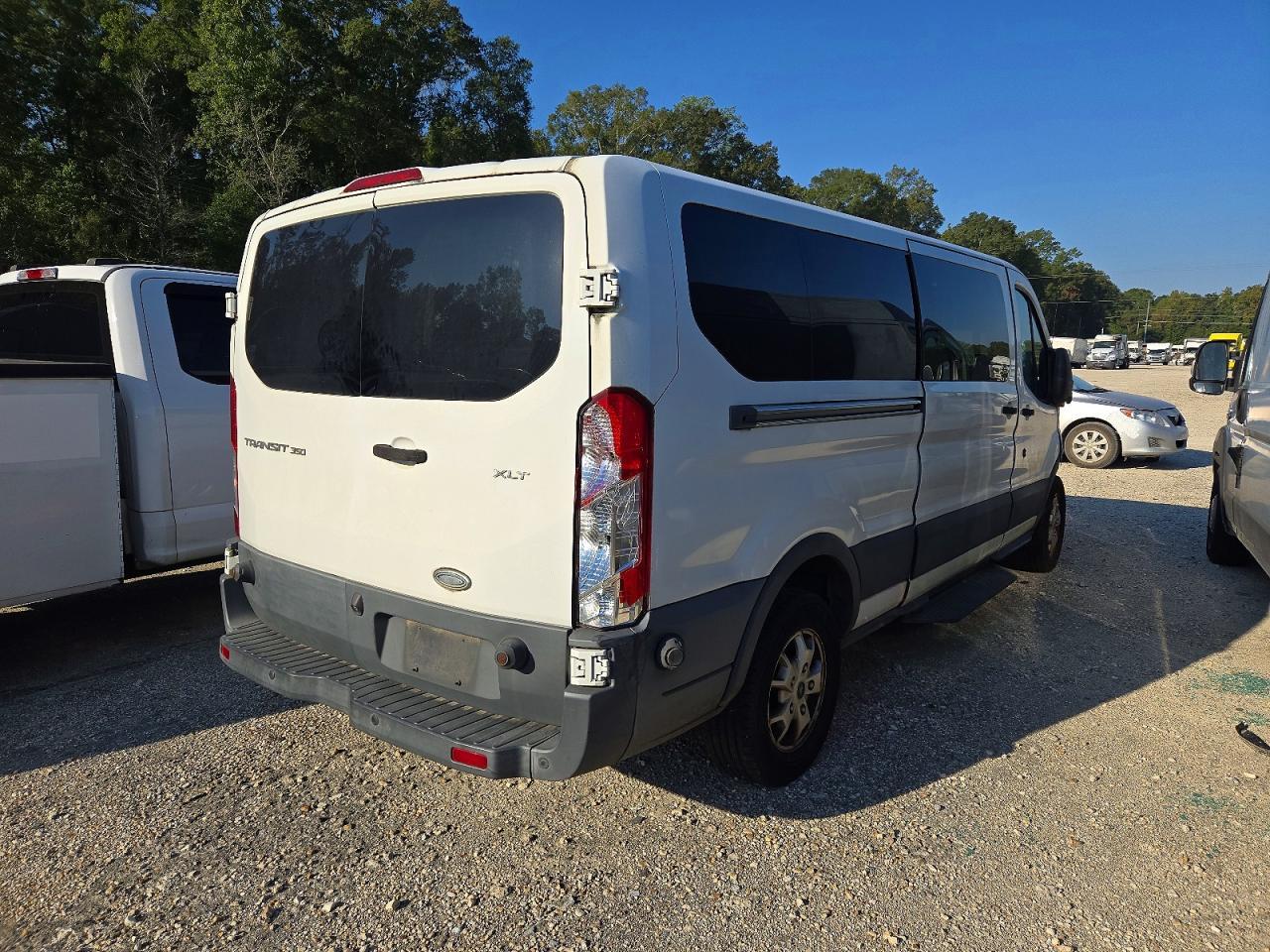 2015 Ford Transit - Shuttle Bus - Фото 4