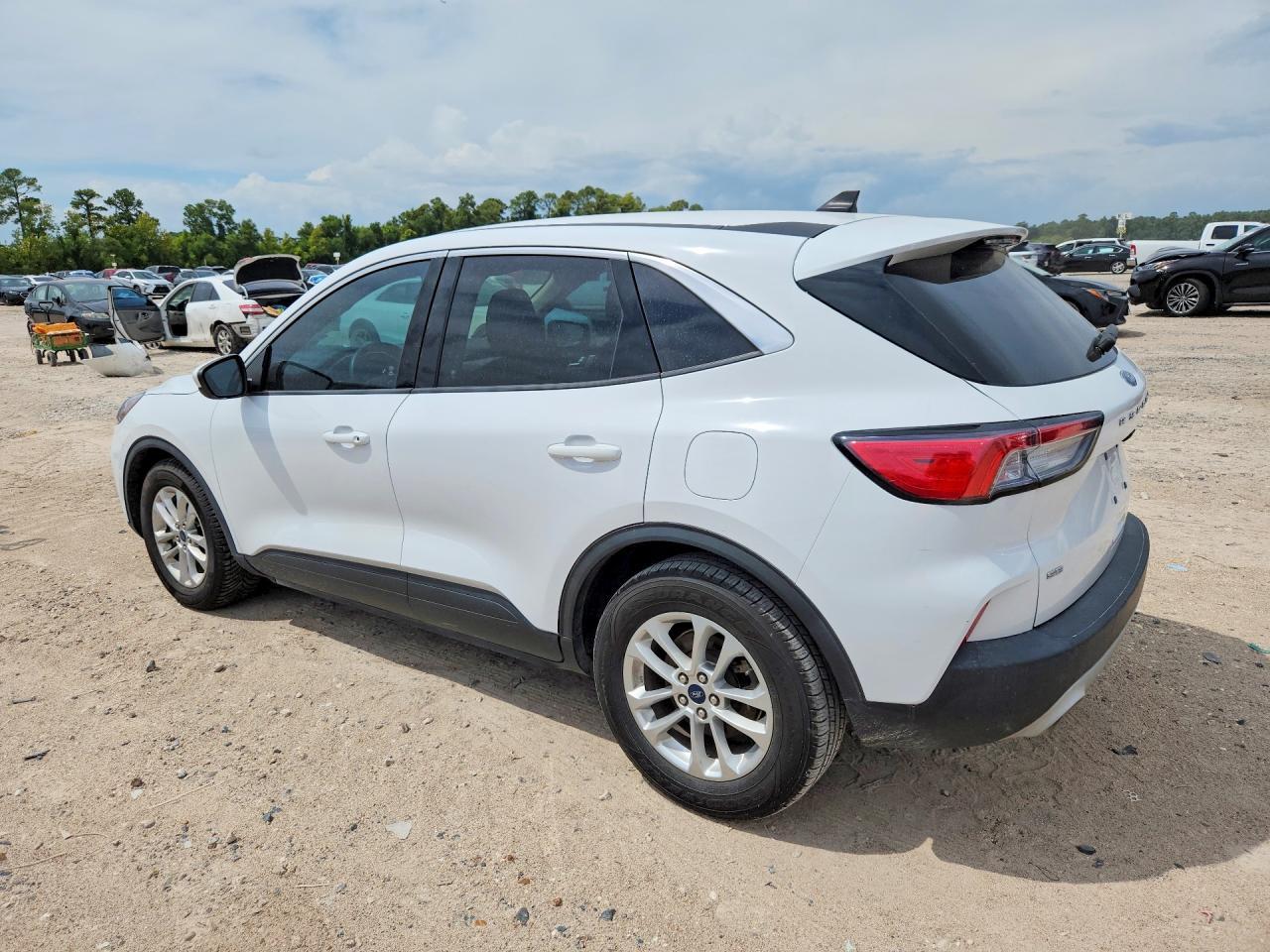 2020 Ford Escape Se - Фото 2