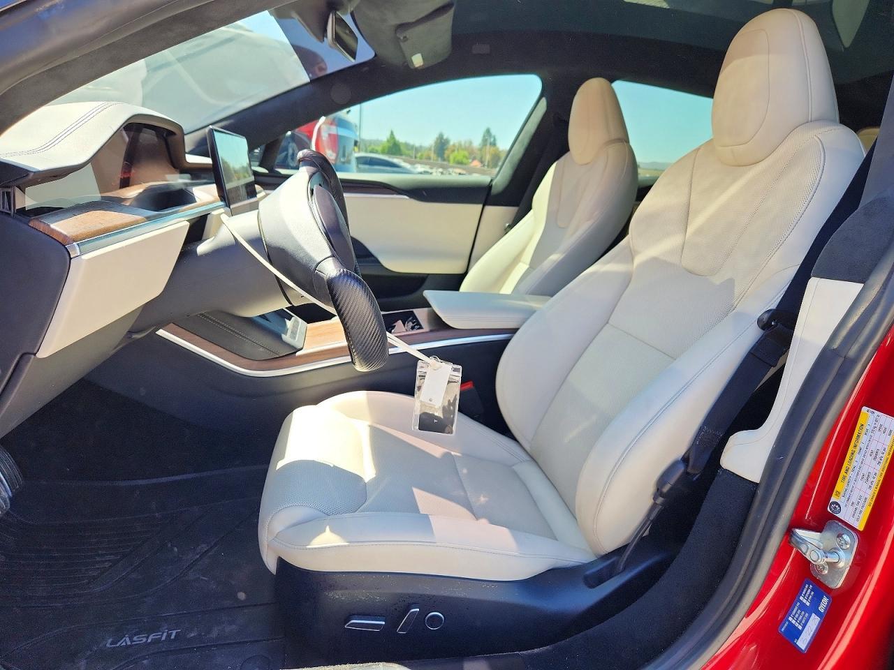 2022 Tesla Model S - Image 7