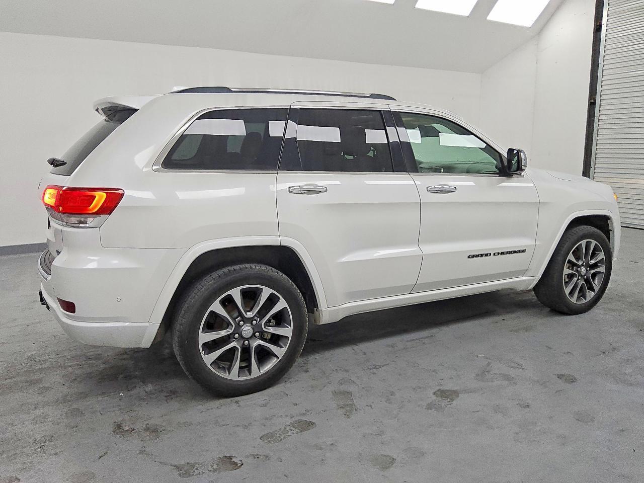 2017 Jeep Grand Cherokee Overland - Фото 3