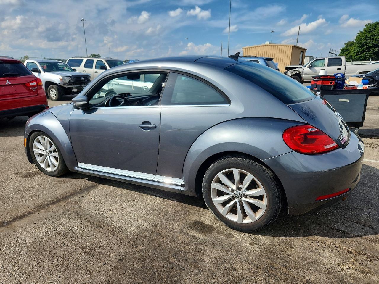 2014 Volkswagen Beetle - Image 2