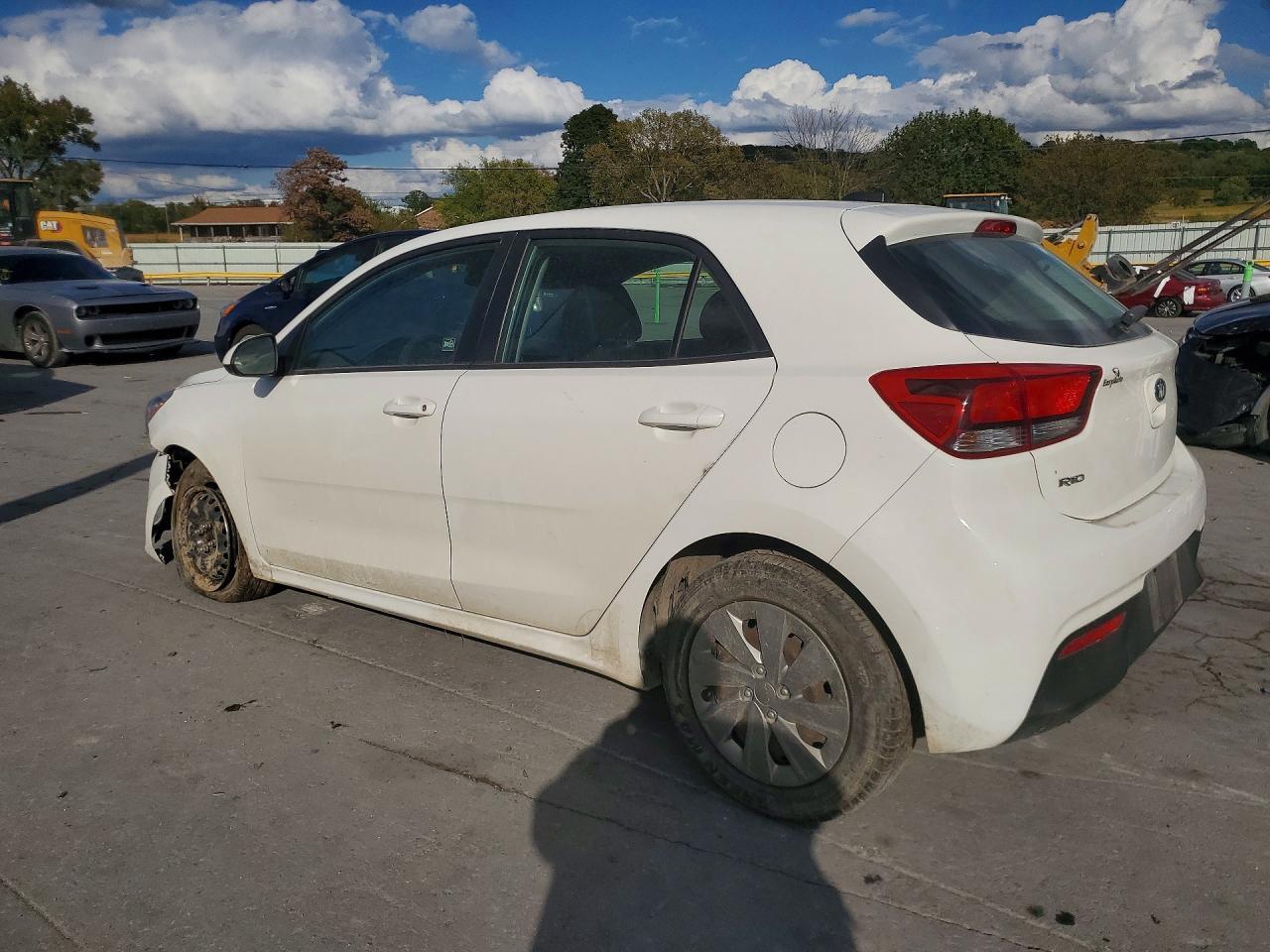 2020 Kia Rio 5-Door S - Фото 2