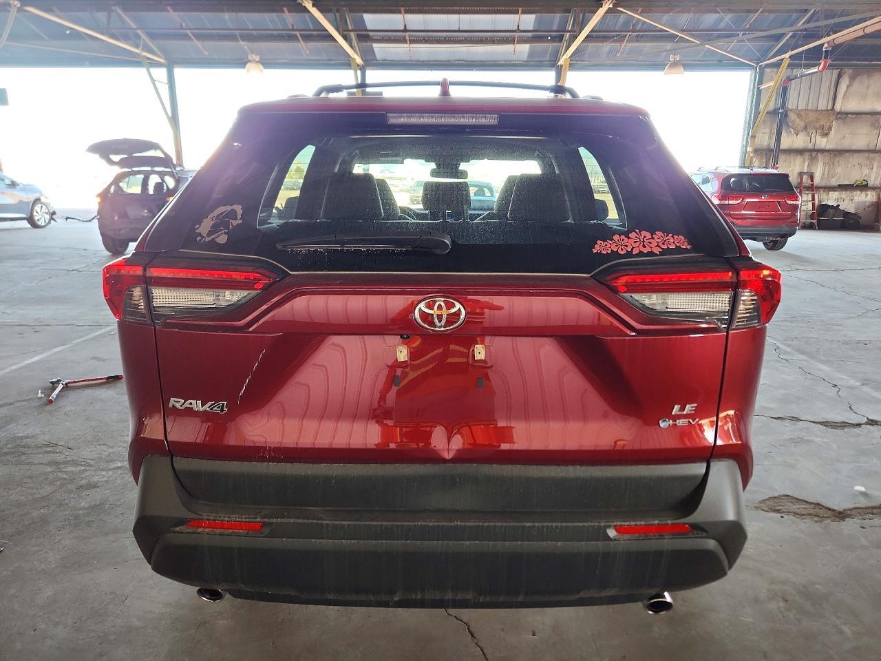 2025 Toyota Rav4 Hybrid Le - Image 6