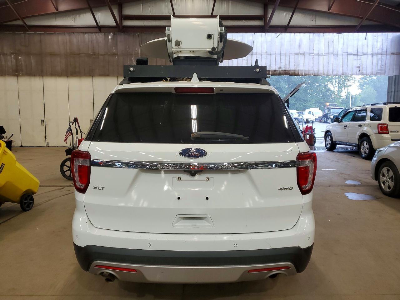 2017 Ford Explorer Xlt - Image 6