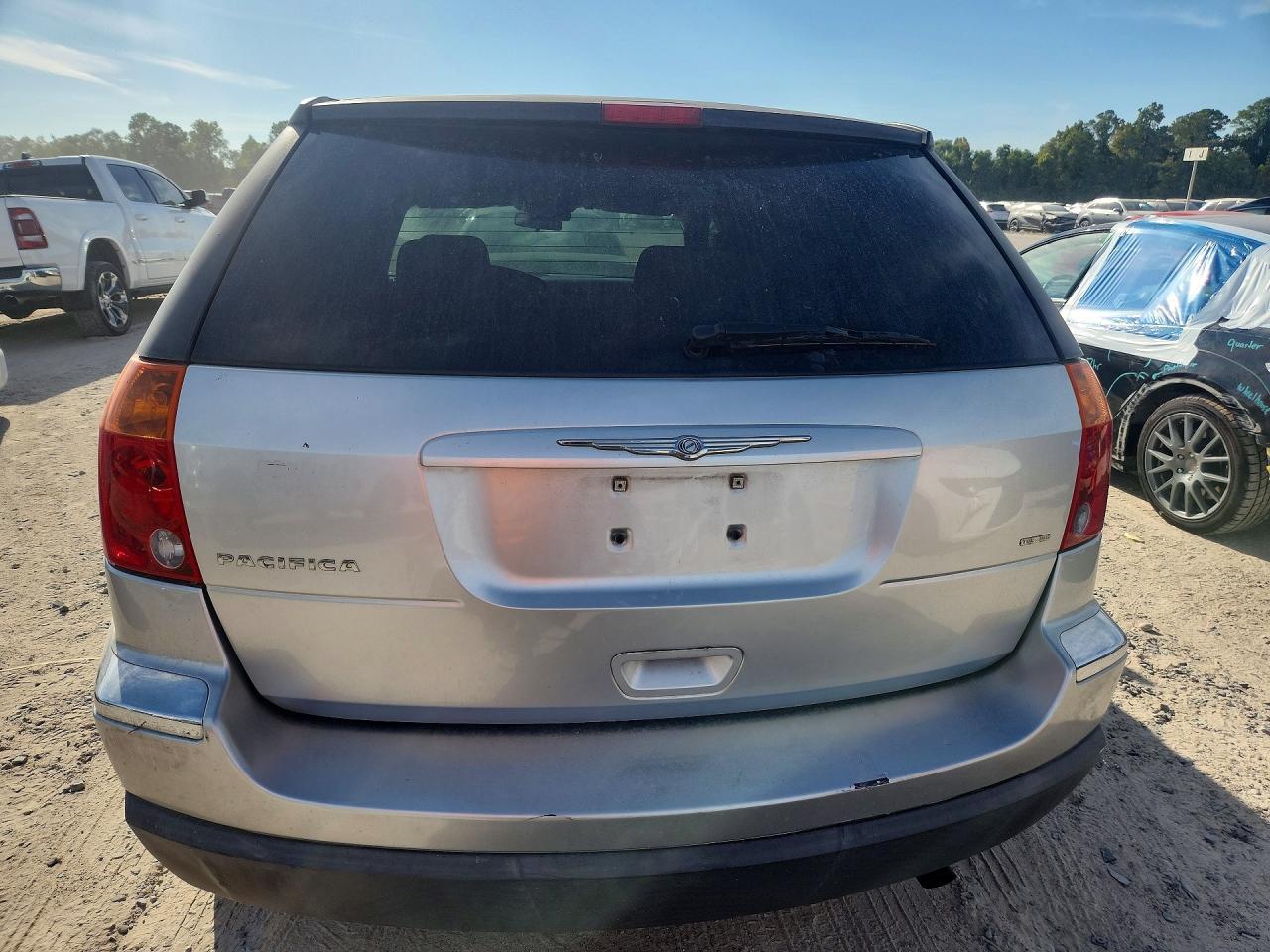 2005 Chrysler Pacifica Touring - Image 6