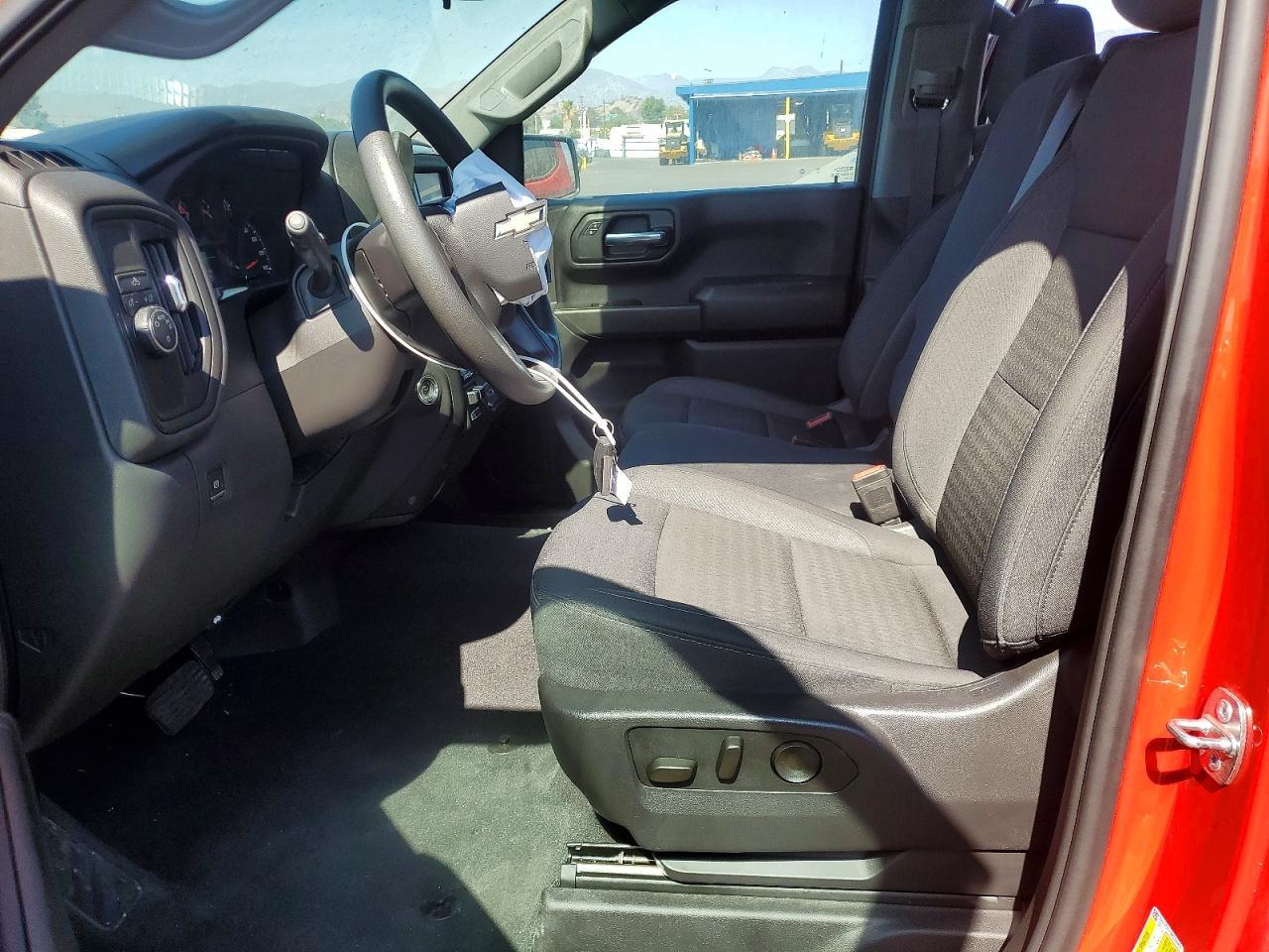 2024 Chevrolet Silverado C1500 Custom - Фото 7