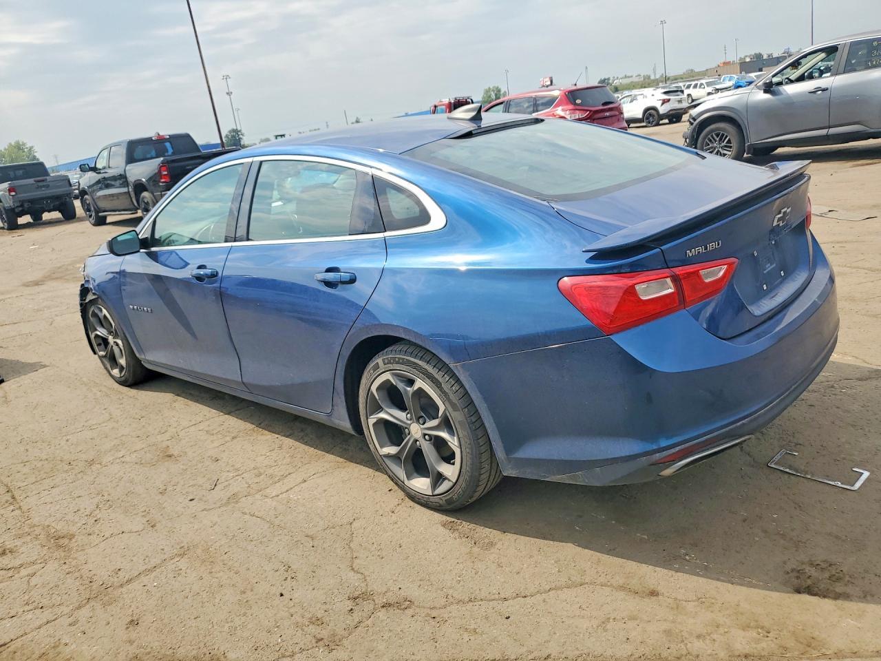 2019 Chevrolet Malibu Rs - Image 2