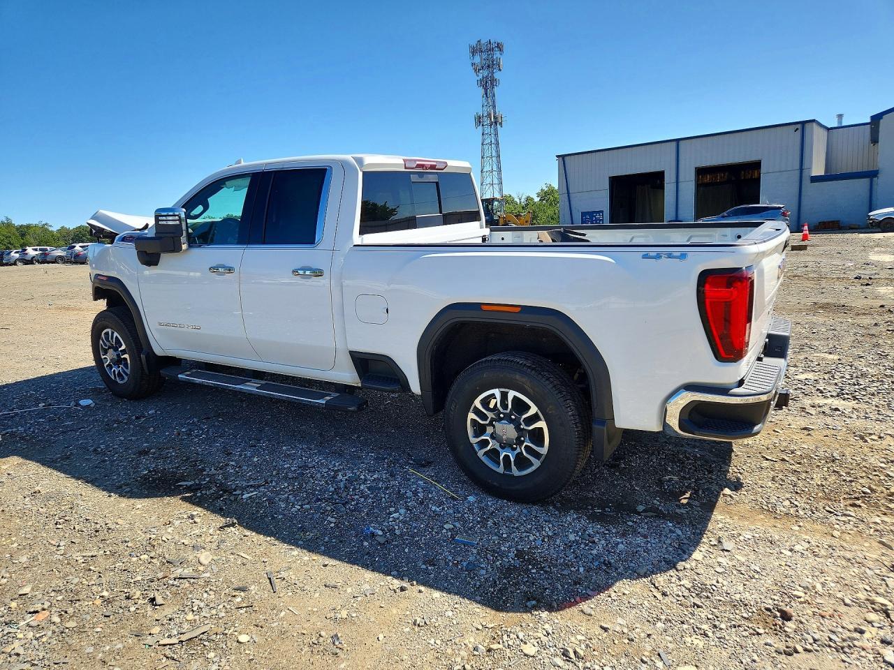 2022 GMC Sierra K2500 Slt - Image 2