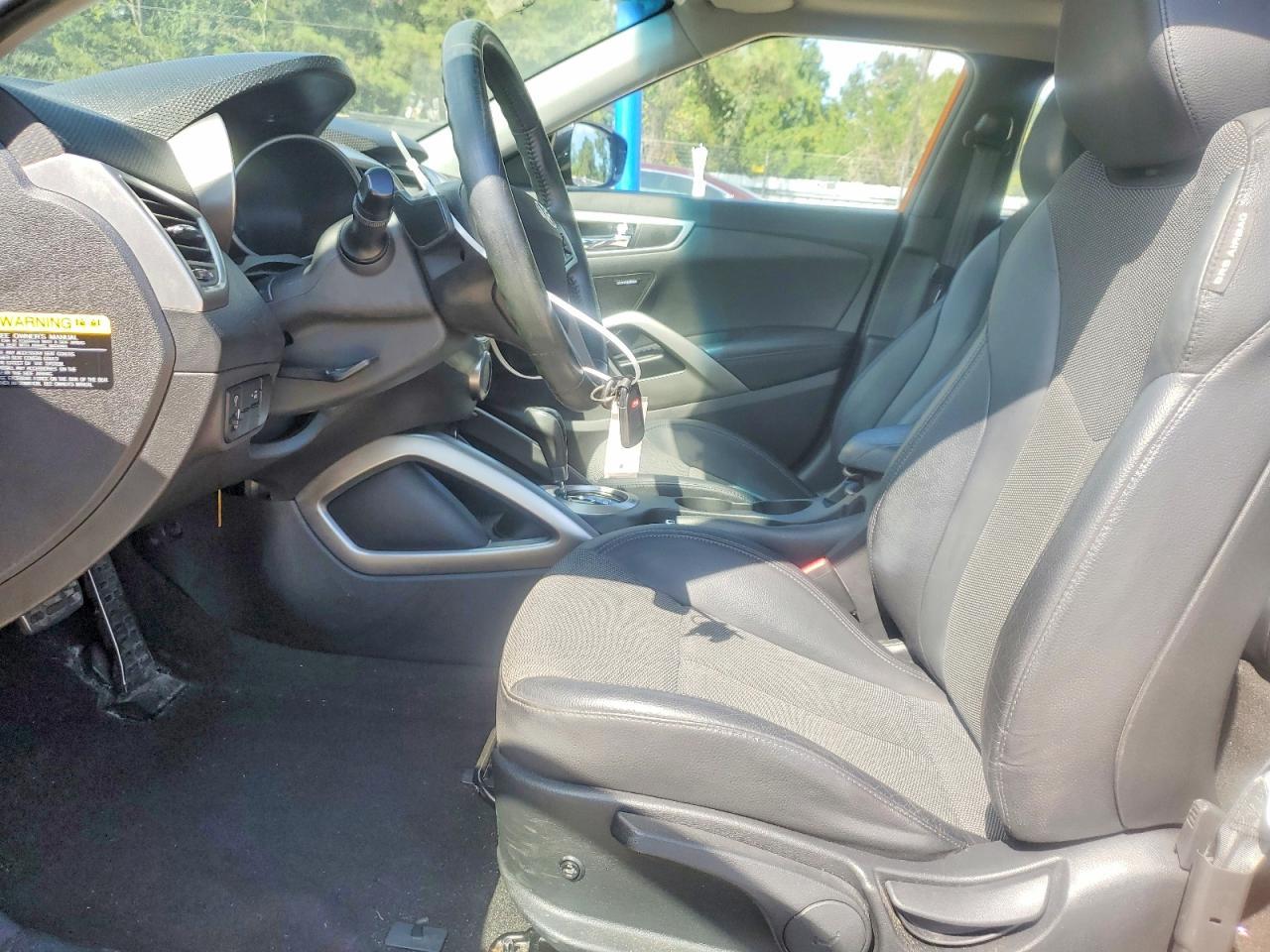 2013 Hyundai Veloster Base - Image 7