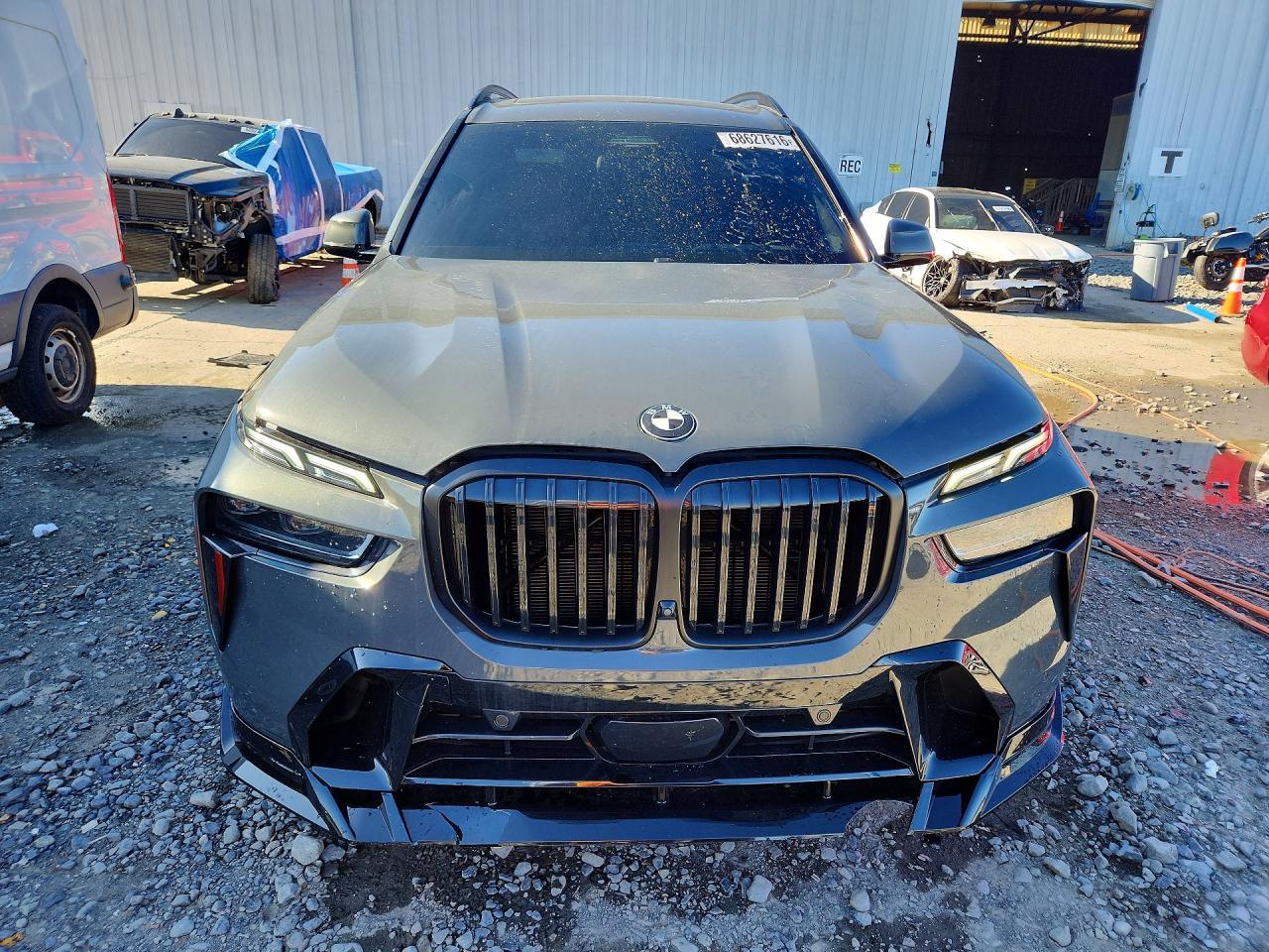 2025 BMW X7 xDrive40I - Image 5
