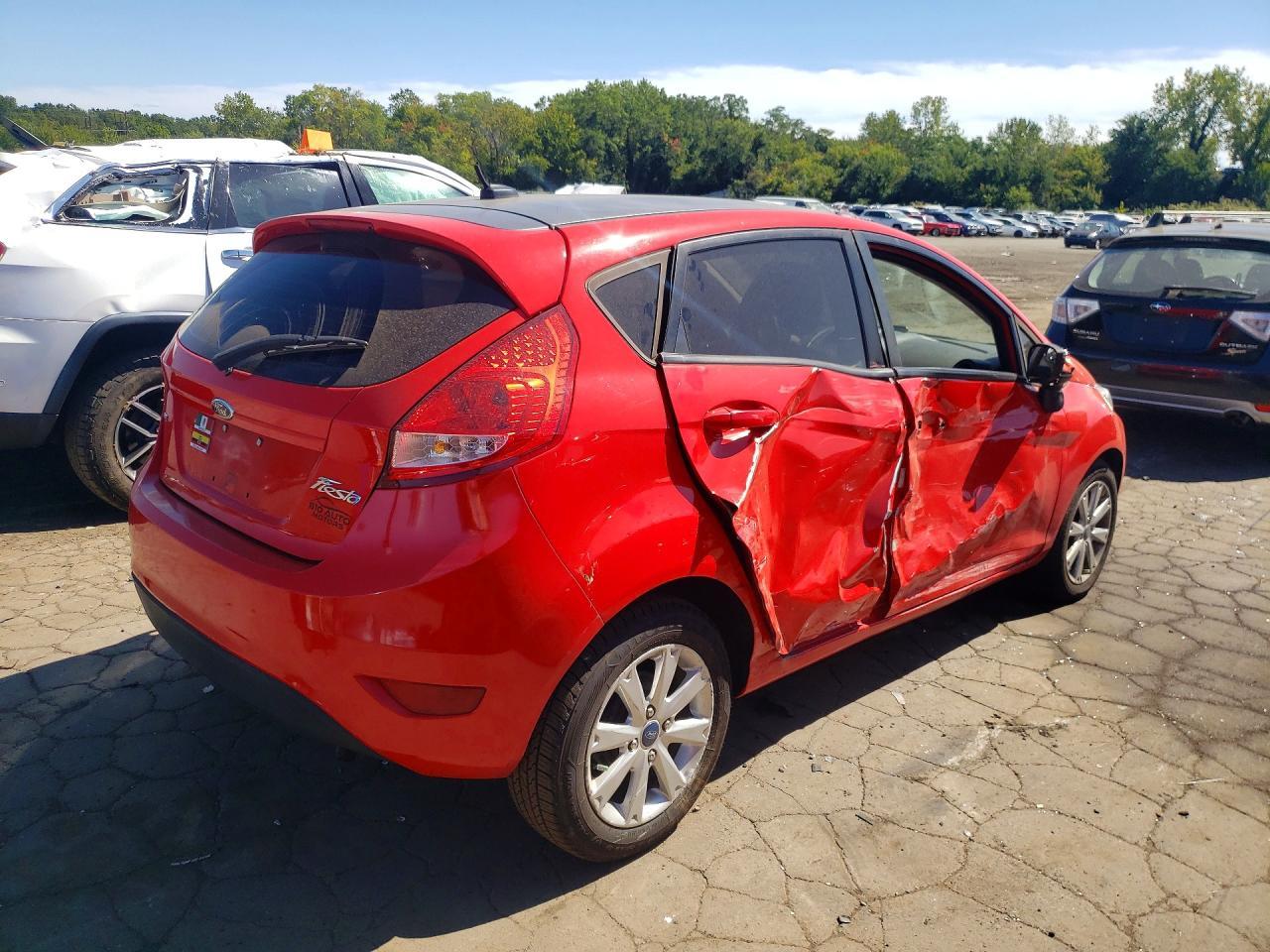 2013 Ford Fiesta Se - Image 3
