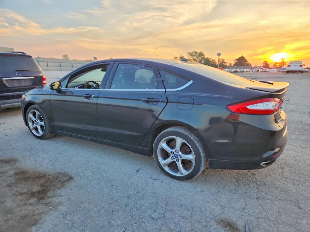 2014 Ford Fusion Se - Фото 2