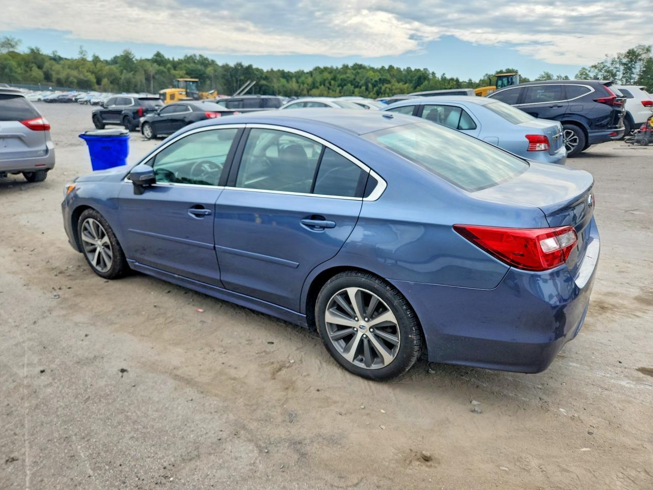 2015 Subaru Legacy 3.6R Limited - Фото 2