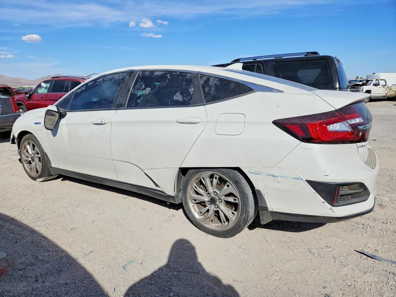 2019 Honda Clarity Touring - Image 2
