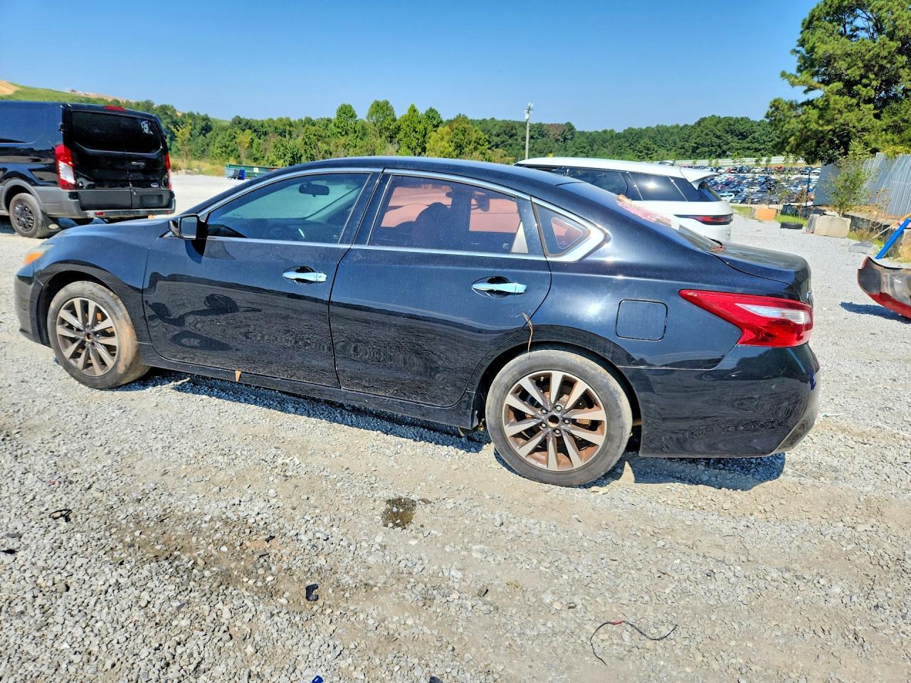 2017 Nissan Altima - Фото 2