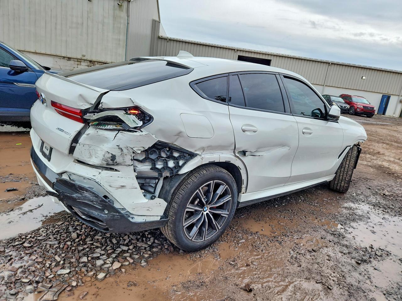 2022 BMW X6 xDrive40I - Image 3