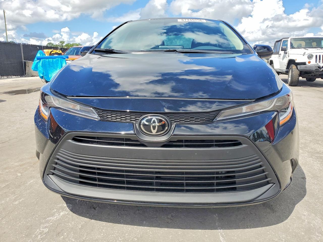 2025 Toyota Corolla Le - Image 5