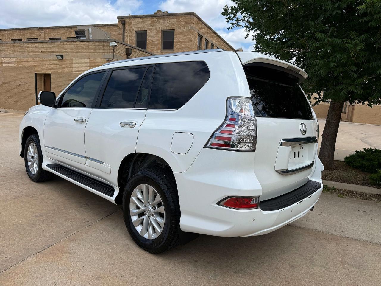 2016 Lexus Gx 460 - Image 3