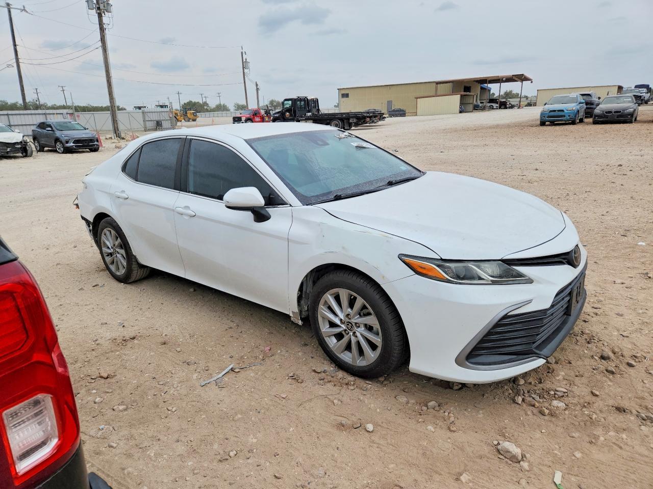 2023 Toyota Camry Le - Фото 4