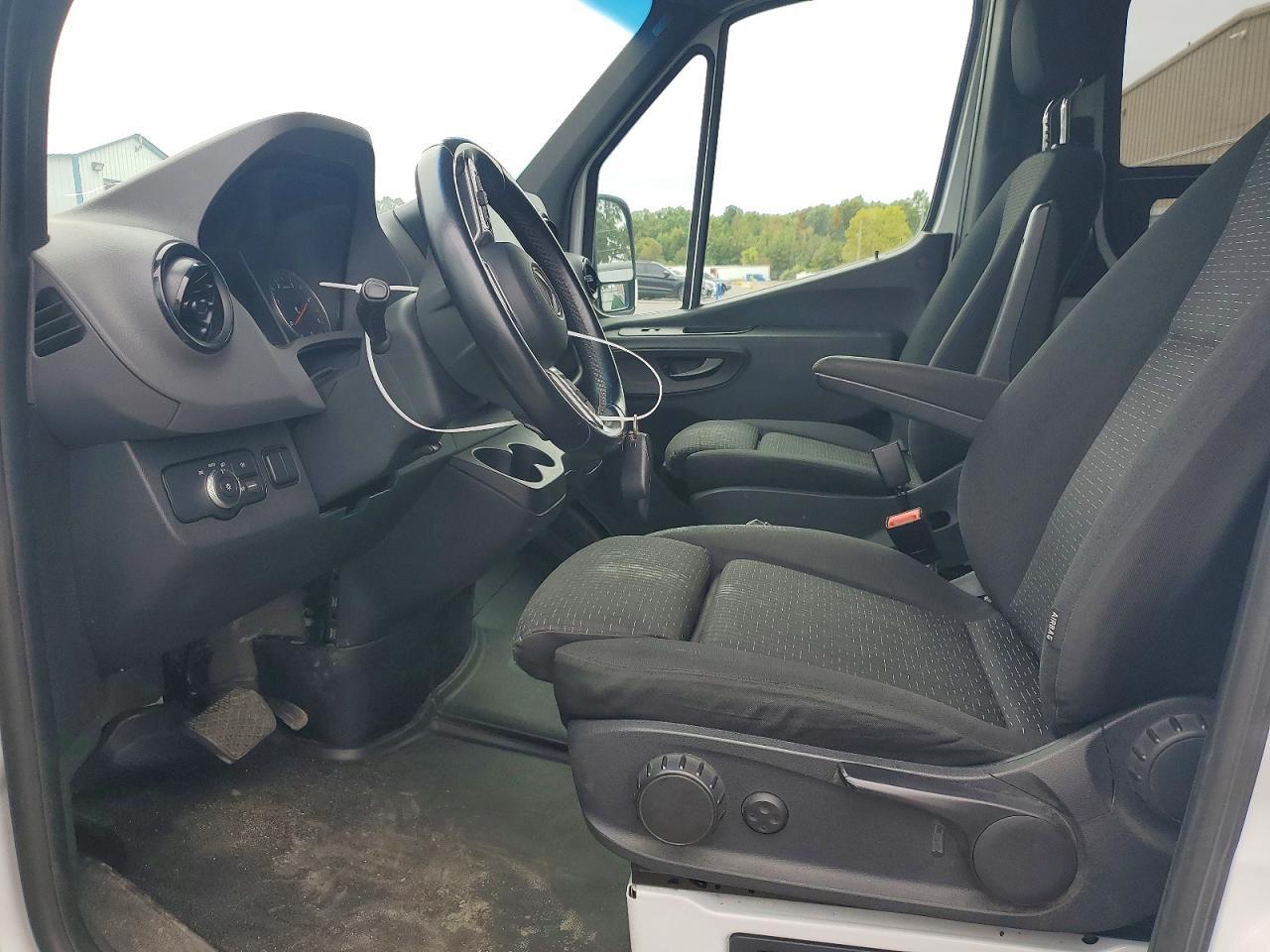 2019 Mercedes-Benz Sprinter 2500/3500 Delivery Van - Фото 7