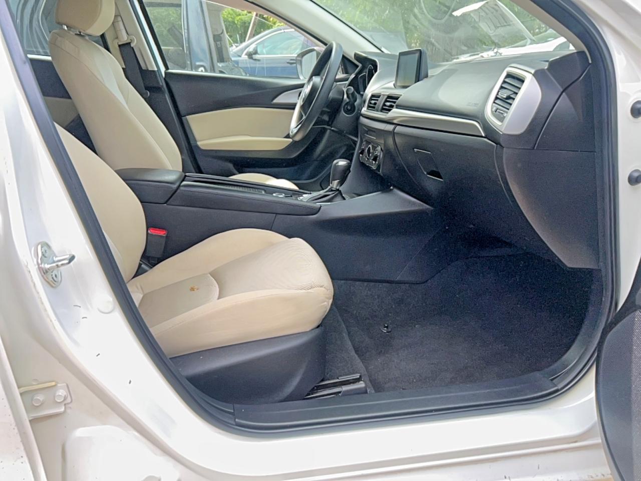 2018 Mazda 3 Sport - Image 5