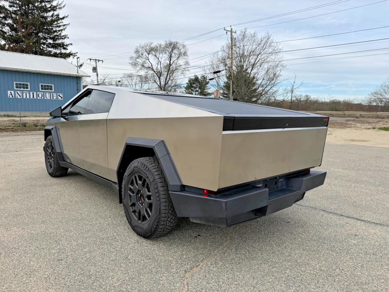 2024 Tesla Cybertruck - Image 3