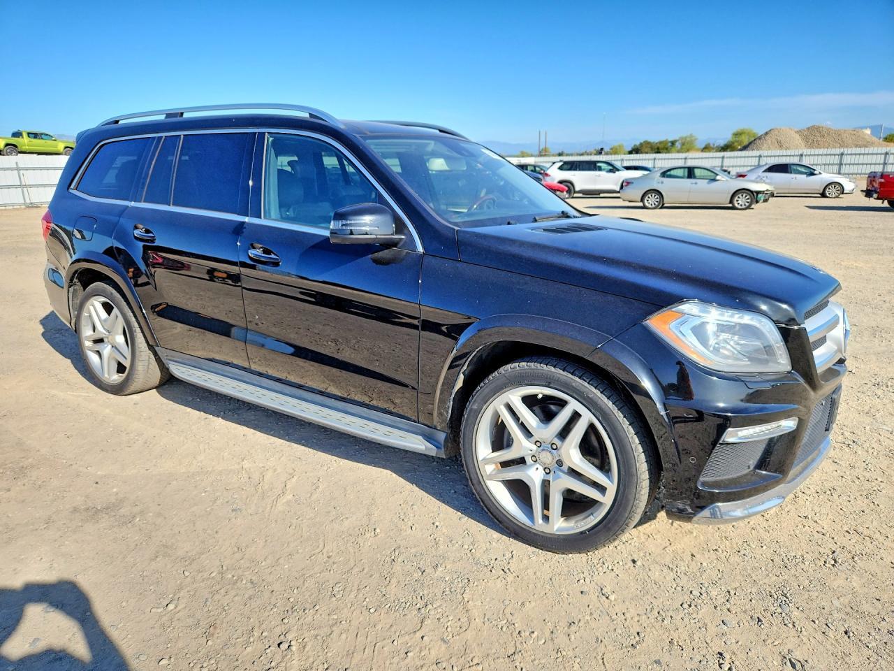 2015 Mercedes-Benz Gl 550 4Matic - Image 4