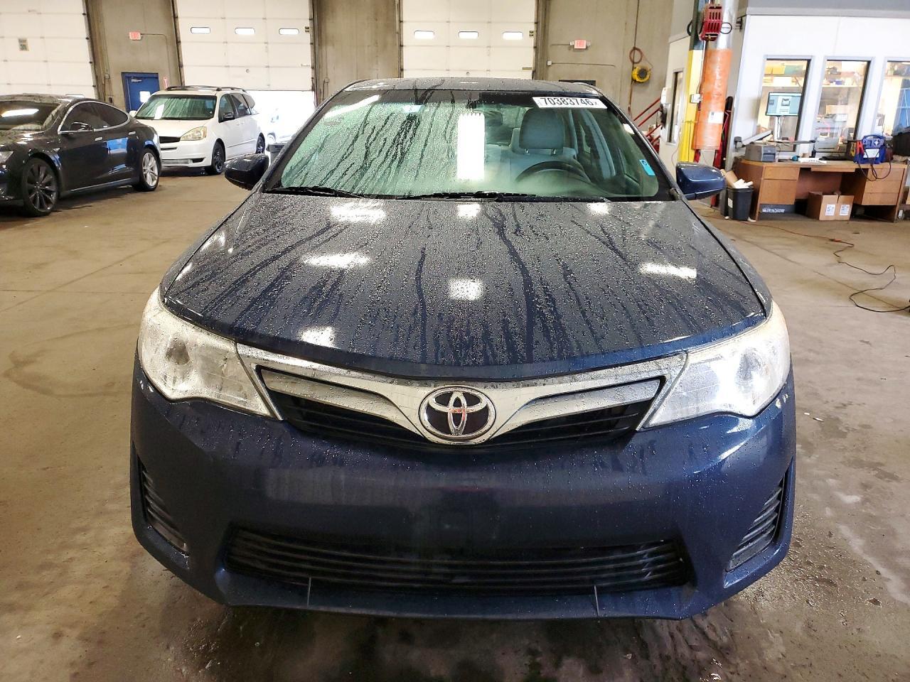 2014 Toyota Camry Le - Image 5
